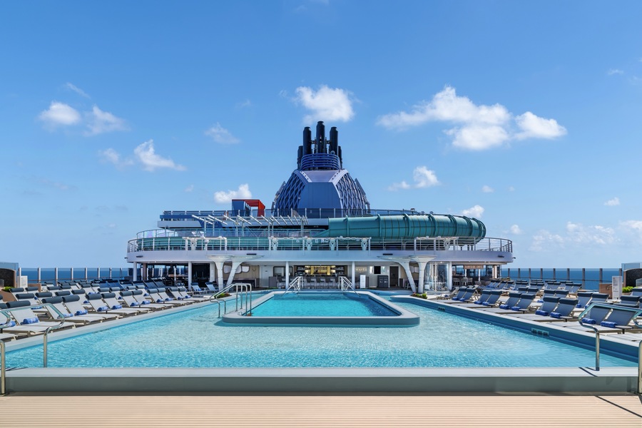 Norwegian Aqua Main Pool ©Norwegian Cruise Line .jpg